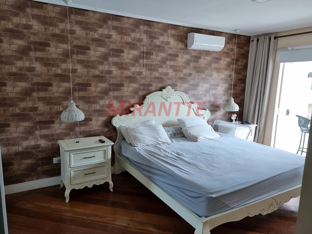 Sobrado de 250m² com 3 quartos em Serra da Cantareira
