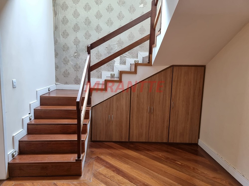 Sobrado de 250m² com 3 quartos em Serra da Cantareira