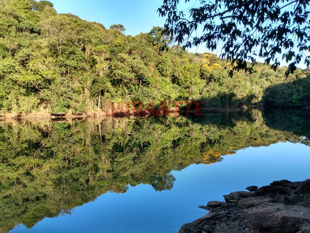 Sobrado de 250m² com 3 quartos em Serra da Cantareira