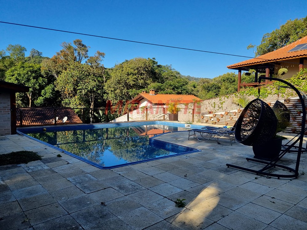 Sobrado de 250m² com 3 quartos em Serra da Cantareira