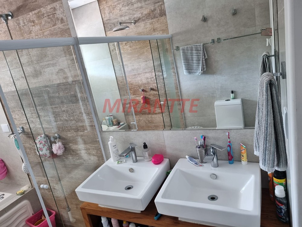 Sobrado de 250m² com 3 quartos em Serra da Cantareira