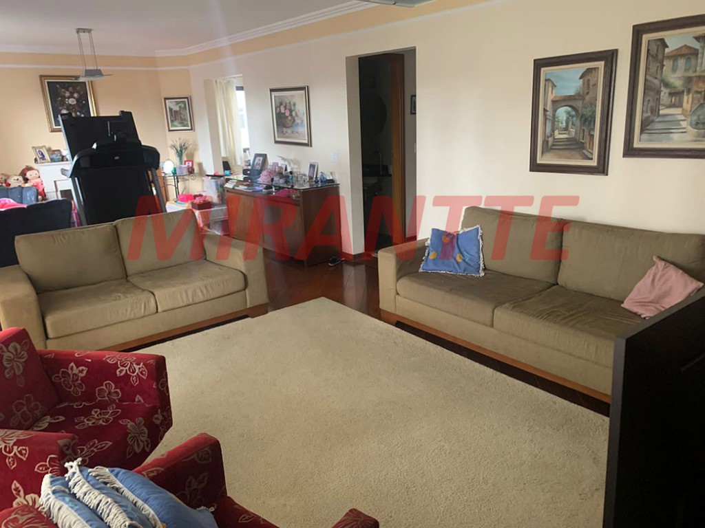 Apartamento de 194m² com 4 quartos em Água Fria