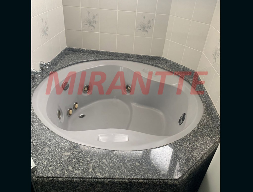 Apartamento de 194m² com 4 quartos em Água Fria