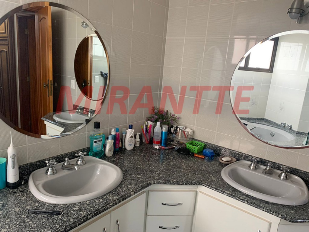 Apartamento de 194m² com 4 quartos em Água Fria