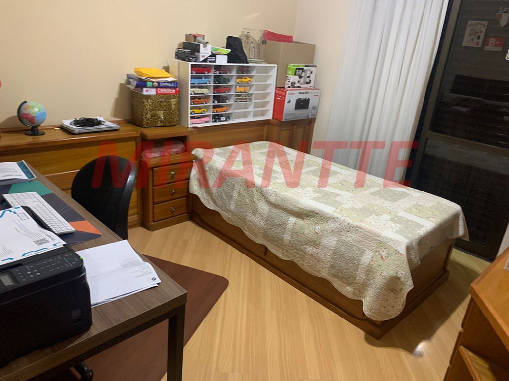 Apartamento de 194m² com 4 quartos em Água Fria