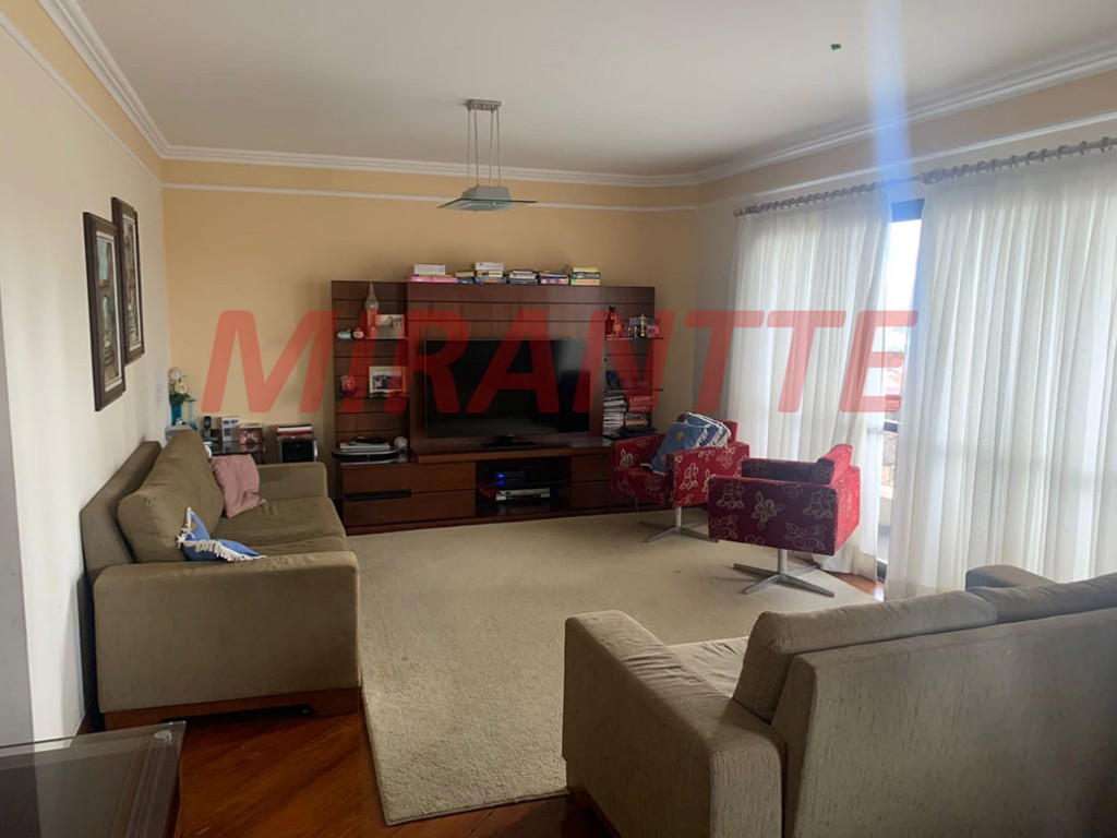 Apartamento de 194m² com 4 quartos em Água Fria