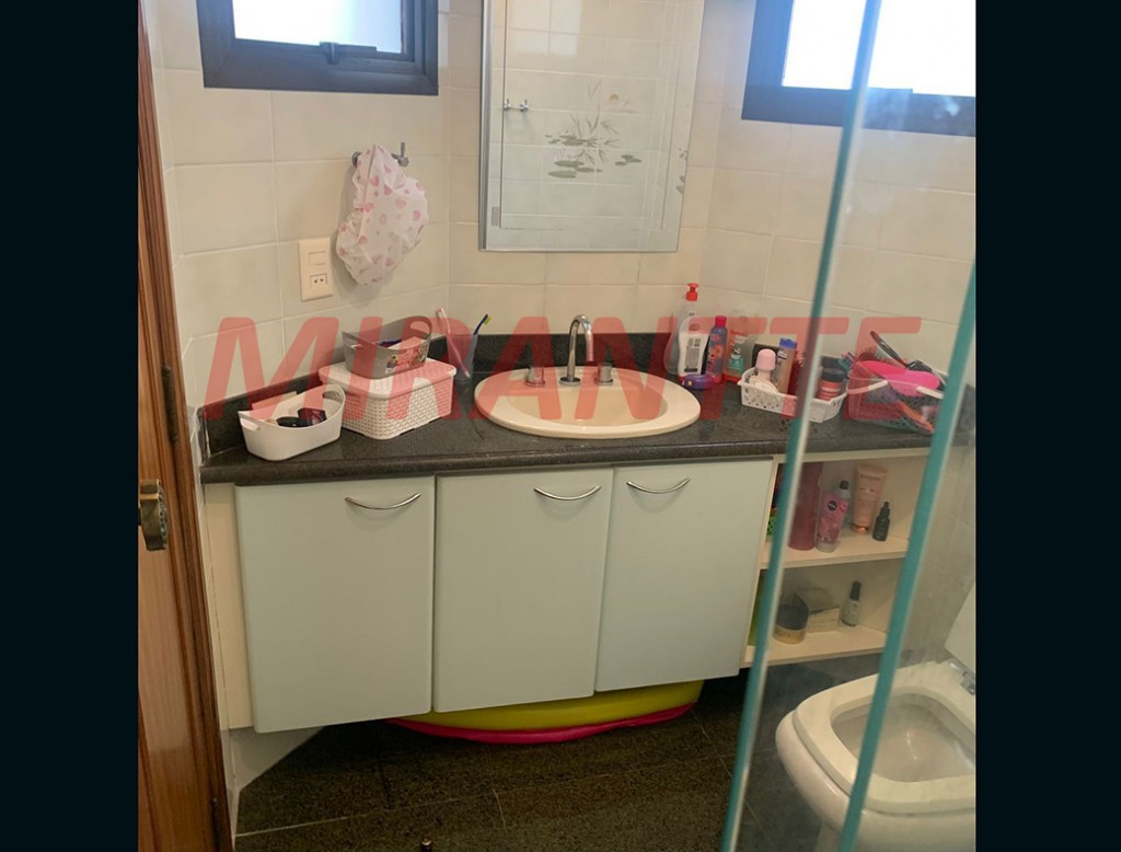 Apartamento de 194m² com 4 quartos em Água Fria