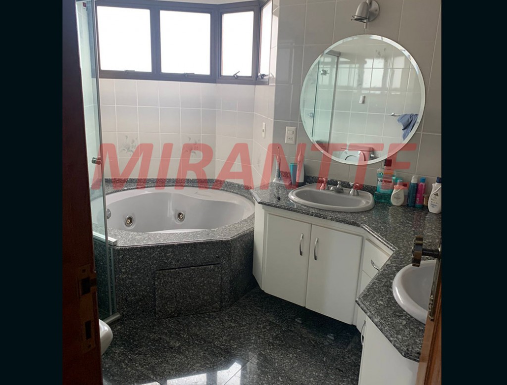 Apartamento de 194m² com 4 quartos em Água Fria