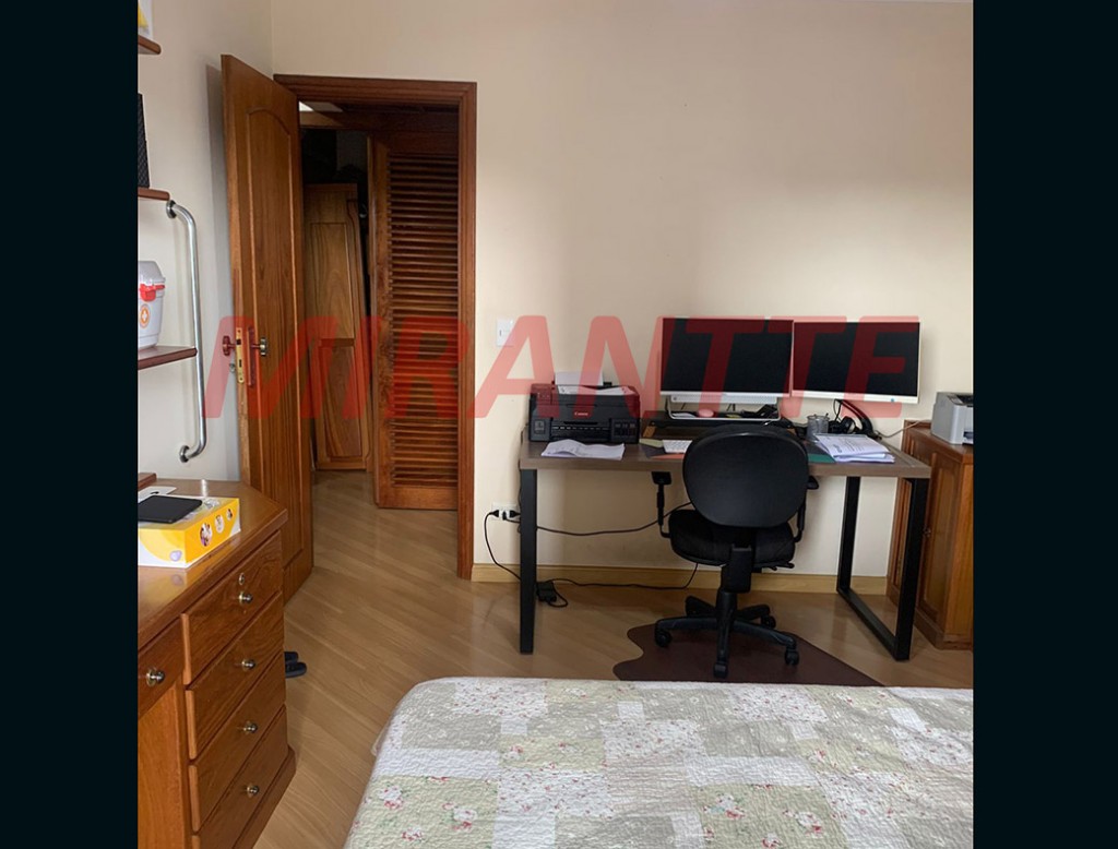 Apartamento de 194m² com 4 quartos em Água Fria
