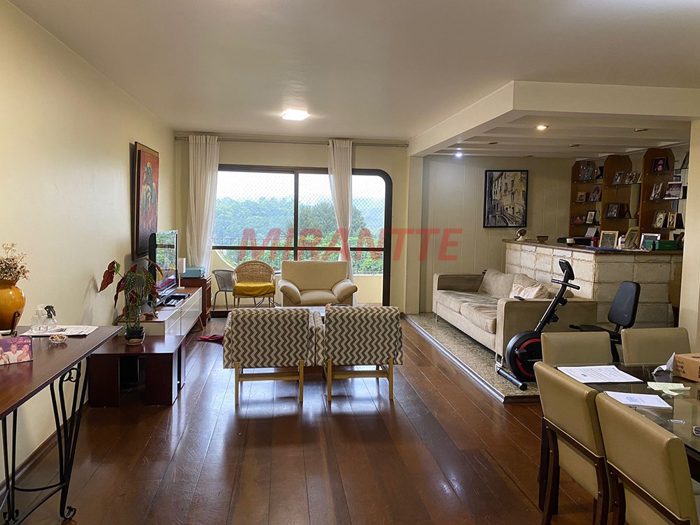 Apartamento de 154m² com 4 quartos em Horto Florestal