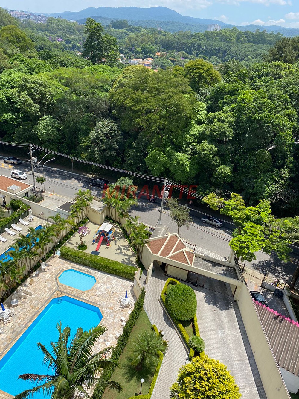 Apartamento de 154m² com 4 quartos em Horto Florestal