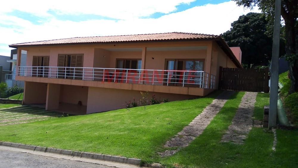 Cond. fechado de 582m² com 4 quartos em Morro Alto