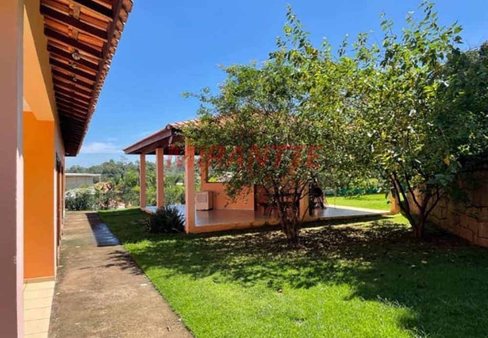 Cond. fechado de 582m² com 4 quartos em Morro Alto