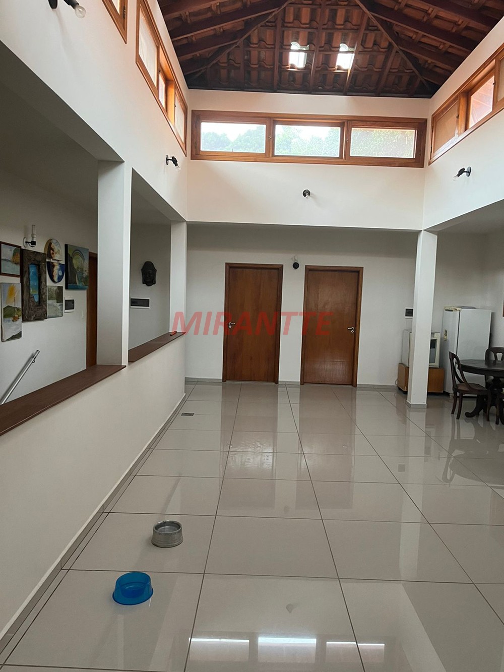 Cond. fechado de 582m² com 4 quartos em Morro Alto