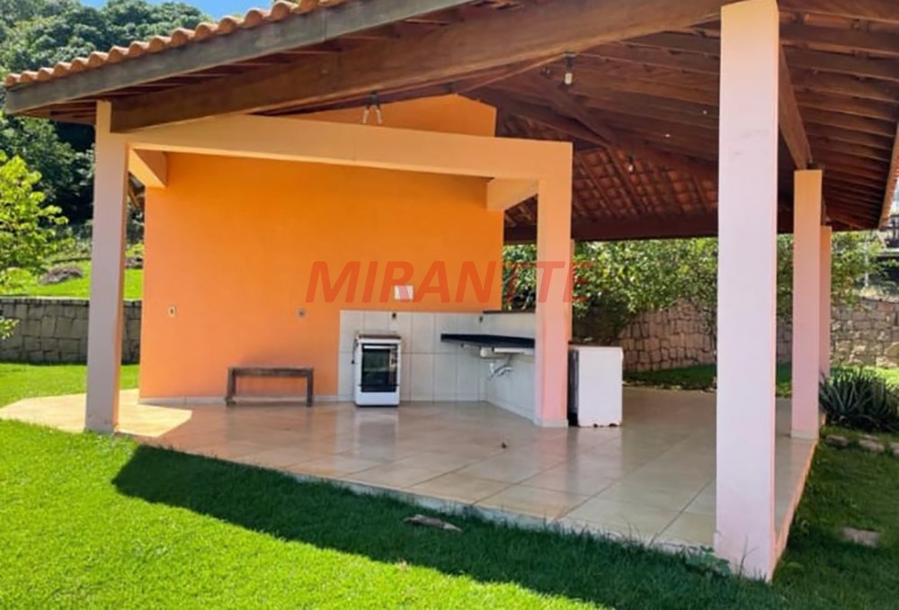 Cond. fechado de 582m² com 4 quartos em Morro Alto
