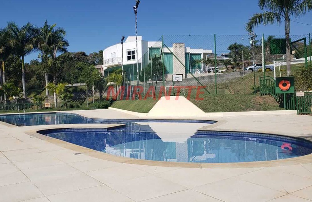 Cond. fechado de 582m² com 4 quartos em Morro Alto