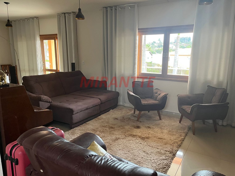 Cond. fechado de 582m² com 4 quartos em Morro Alto