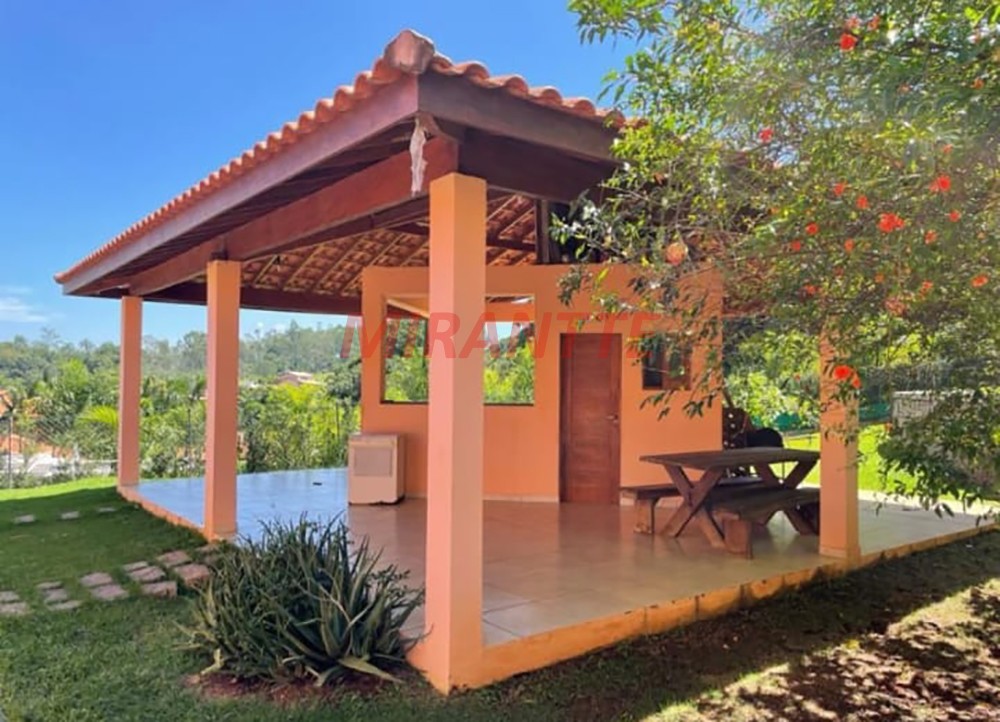 Cond. fechado de 582m² com 4 quartos em Morro Alto