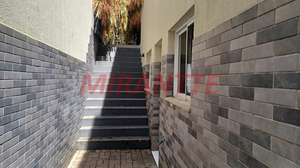 Sobrado de 224m² com 3 quartos em Tremembe