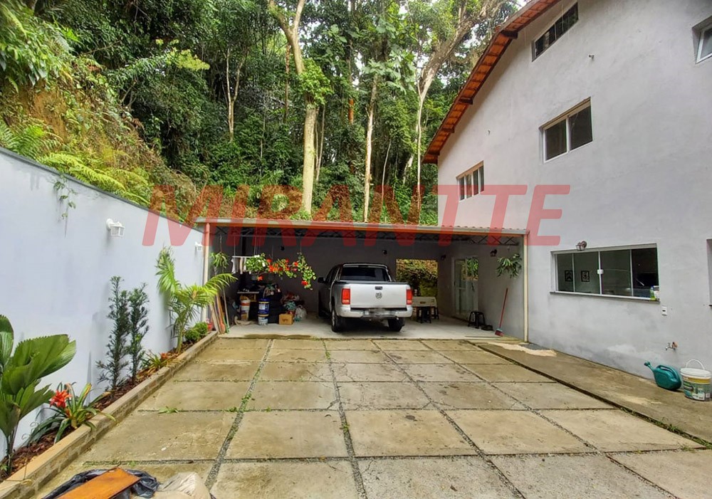 Sobrado de 262.53m² com 4 quartos em Serra Da Cantareira