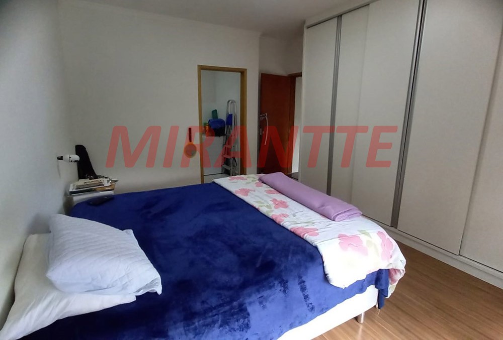 Sobrado de 262.53m² com 4 quartos em Serra Da Cantareira