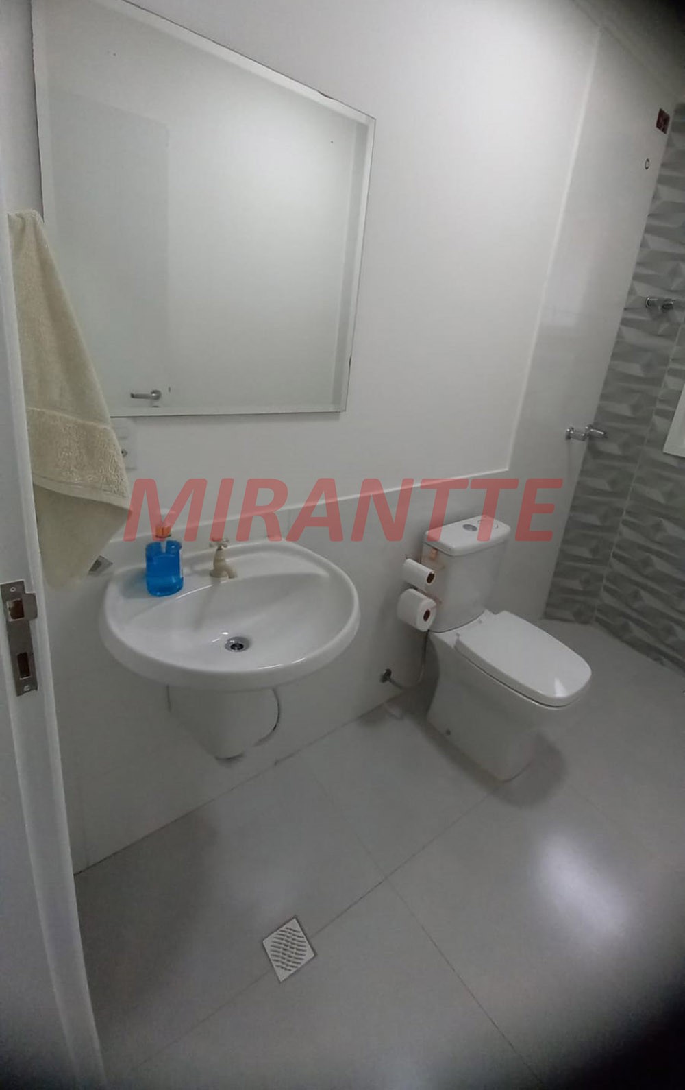 Sobrado de 262.53m² com 4 quartos em Serra Da Cantareira