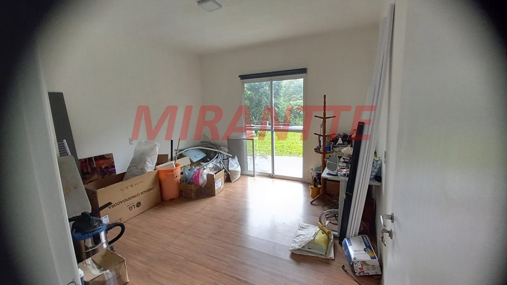 Sobrado de 262.53m² com 4 quartos em Serra Da Cantareira