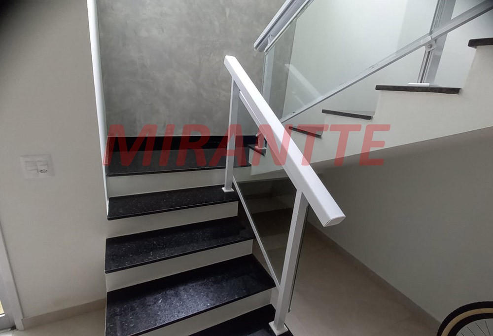 Sobrado de 262.53m² com 4 quartos em Serra Da Cantareira