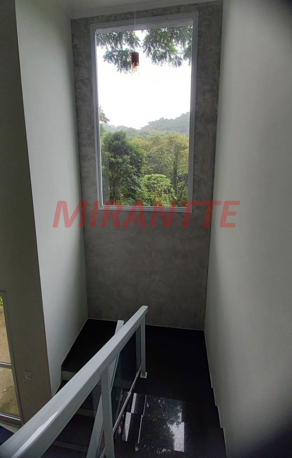Sobrado de 262.53m² com 4 quartos em Serra Da Cantareira