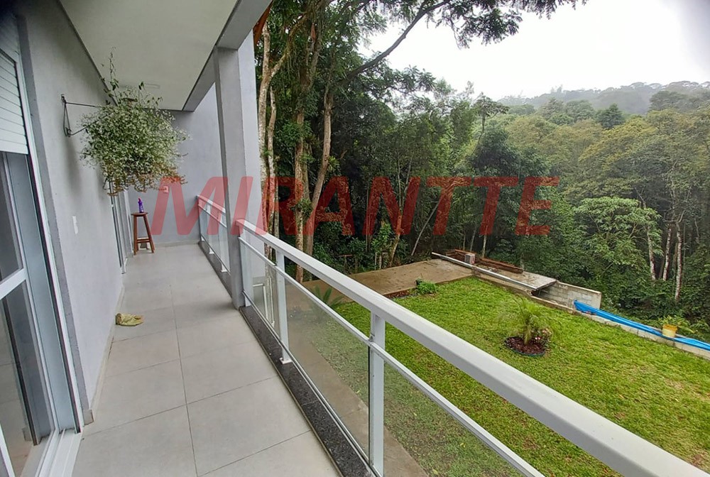 Sobrado de 262.53m² com 4 quartos em Serra Da Cantareira