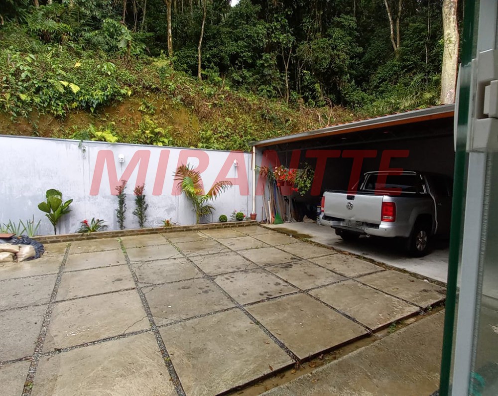 Sobrado de 262.53m² com 4 quartos em Serra Da Cantareira