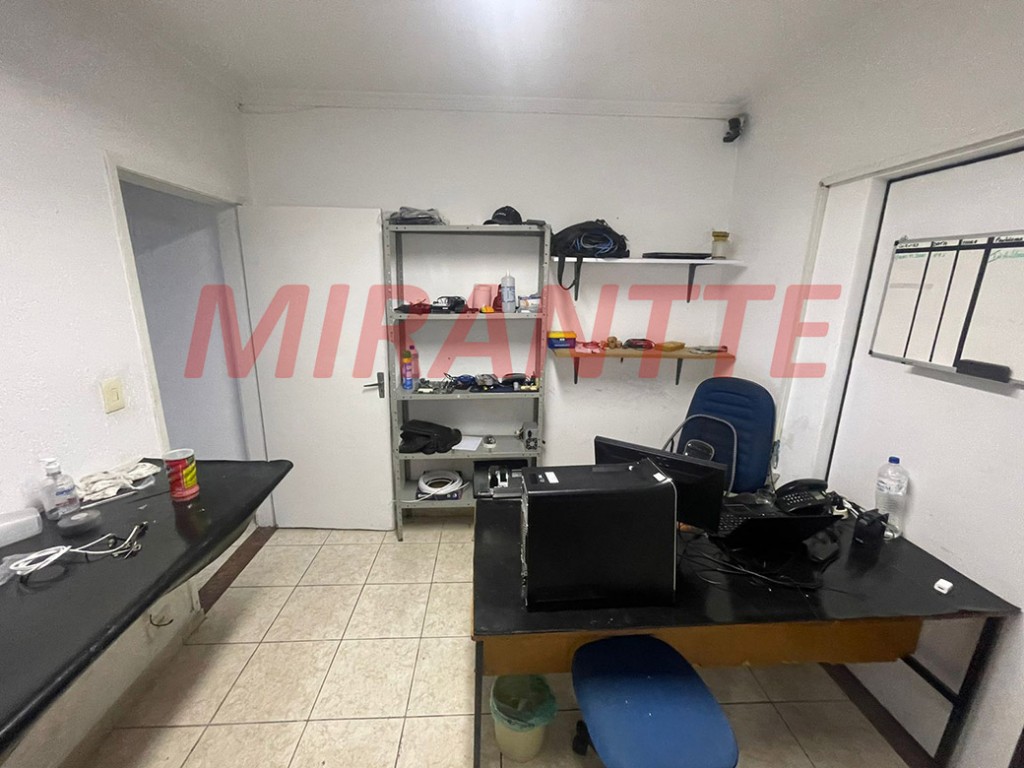 Sobrado de 141m² com 4 quartos em Bortolândia