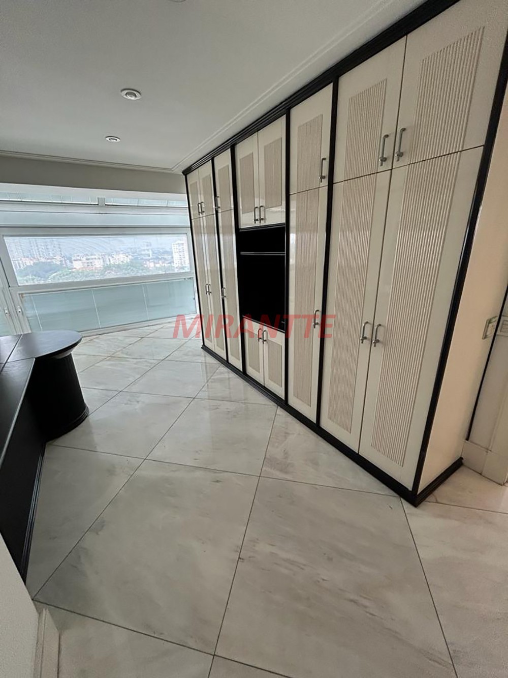 Sobrado de 693m² com 8 quartos em Lapa