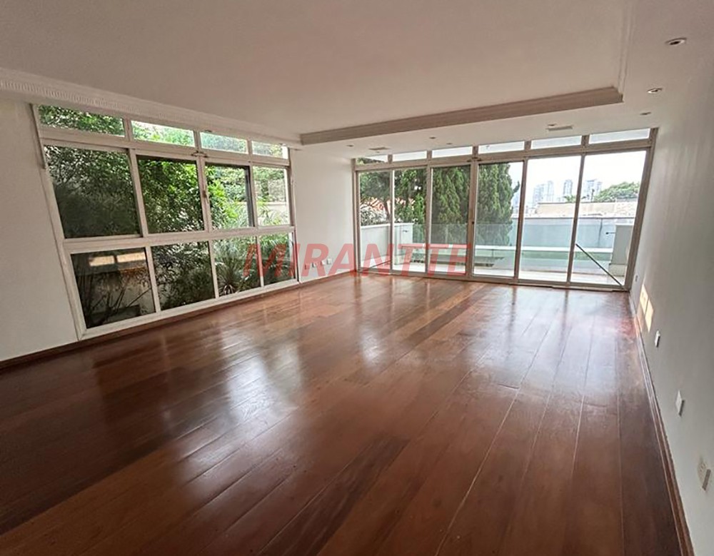 Sobrado de 693m² com 8 quartos em Lapa