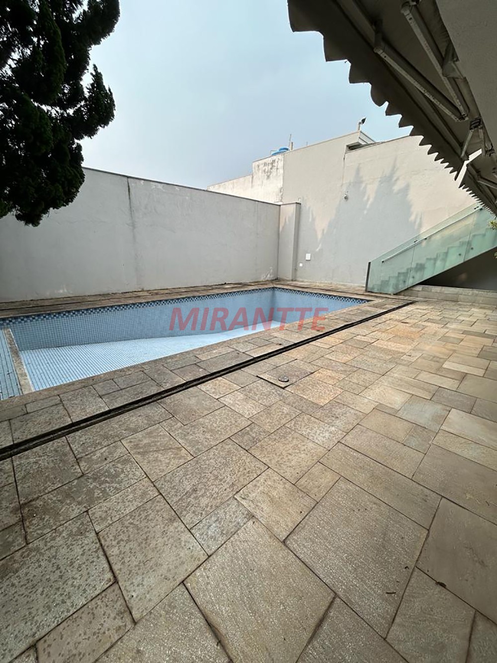 Sobrado de 693m² com 8 quartos em Lapa