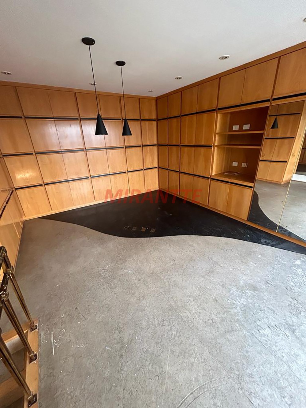 Sobrado de 693m² com 8 quartos em Lapa
