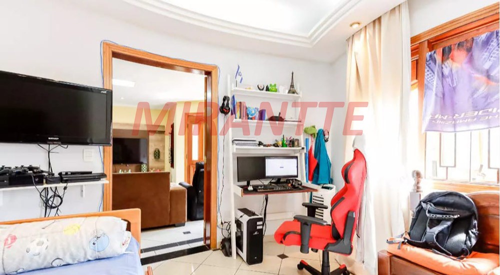 Sobrado de 560m² com 4 quartos em Jardim Guapíra