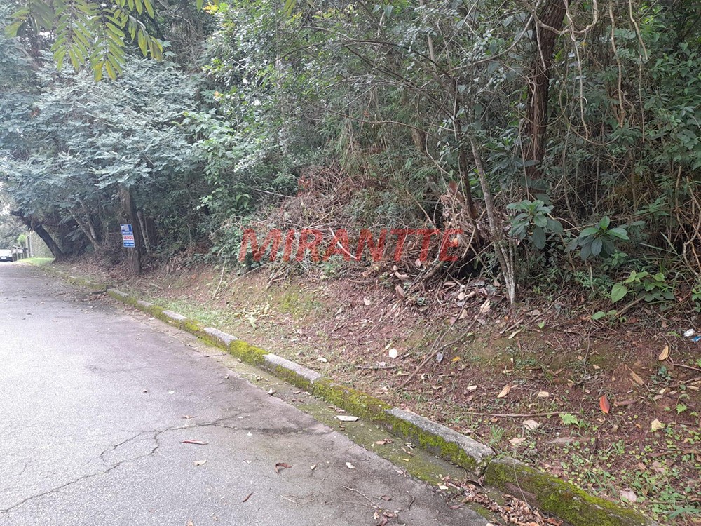 Terreno de 1810m² em Serra Da Cantareira