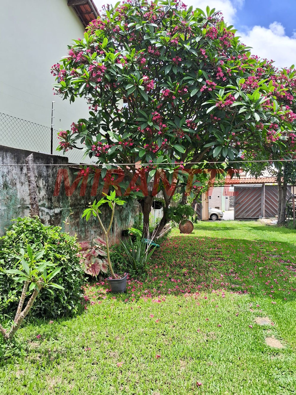 Sobrado de 90m² com 3 quartos em Jardim Virginia Bianca