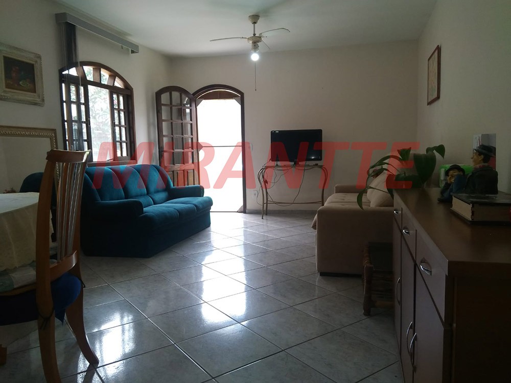 Sobrado de 90m² com 3 quartos em Jardim Virginia Bianca