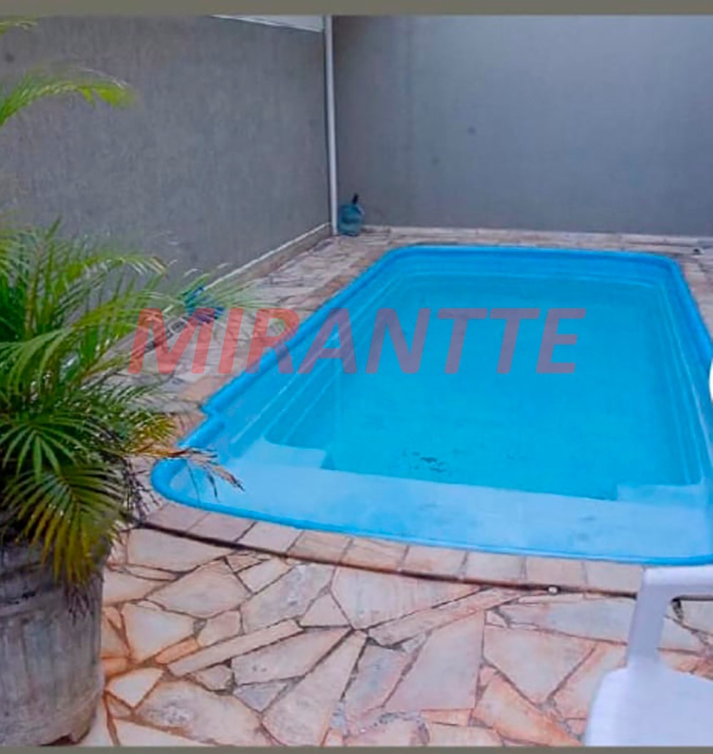 Cond. fechado de 120m² com 3 quartos em Vila Mazzei