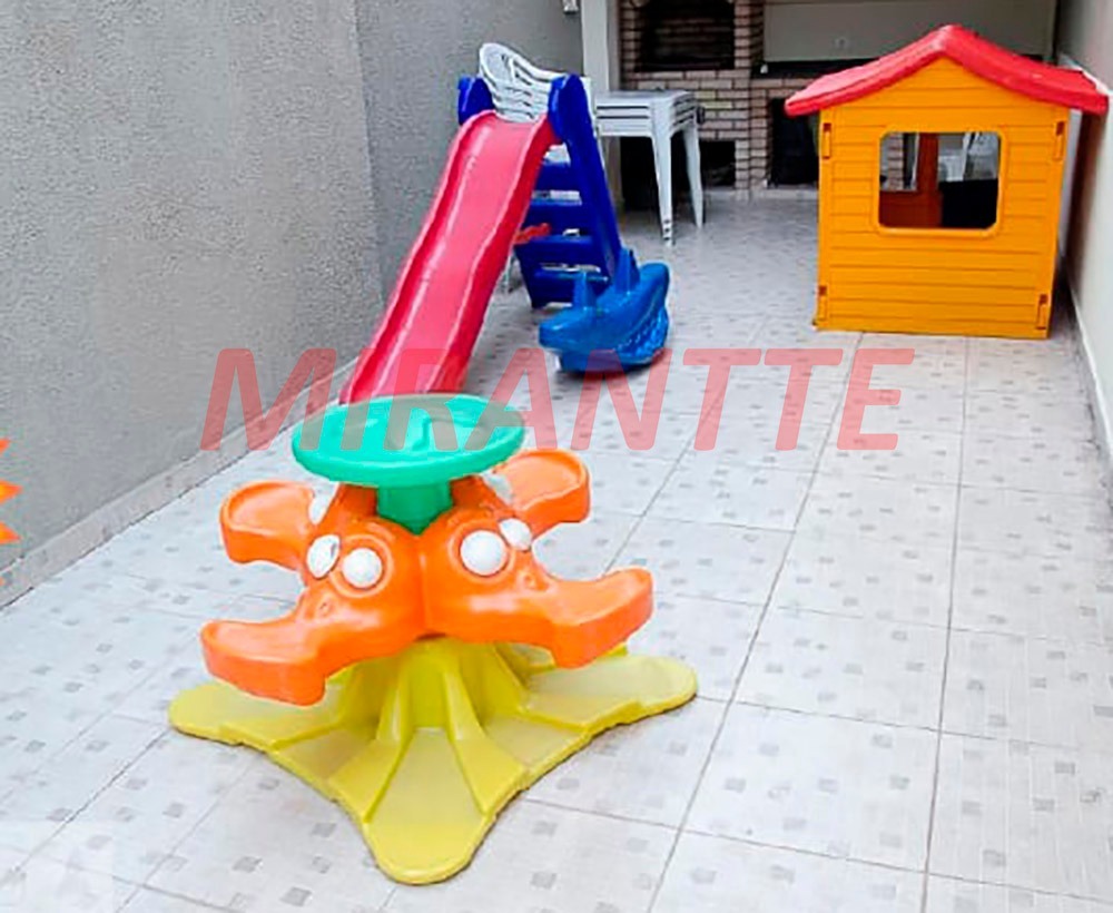 Cond. fechado de 120m² com 3 quartos em Vila Mazzei