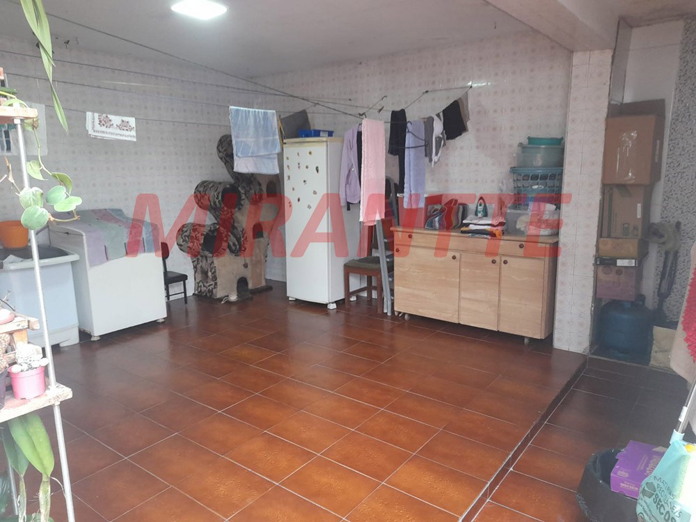 Sobrado de 240m² com 6 quartos em Vila Galvão
