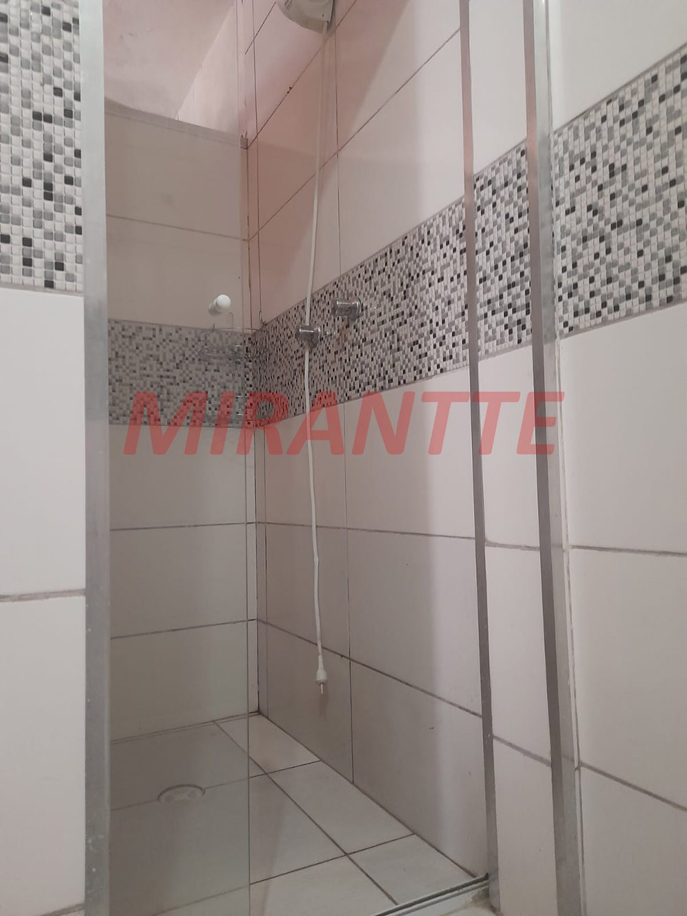 Sobrado de 240m² com 6 quartos em Vila Galvão