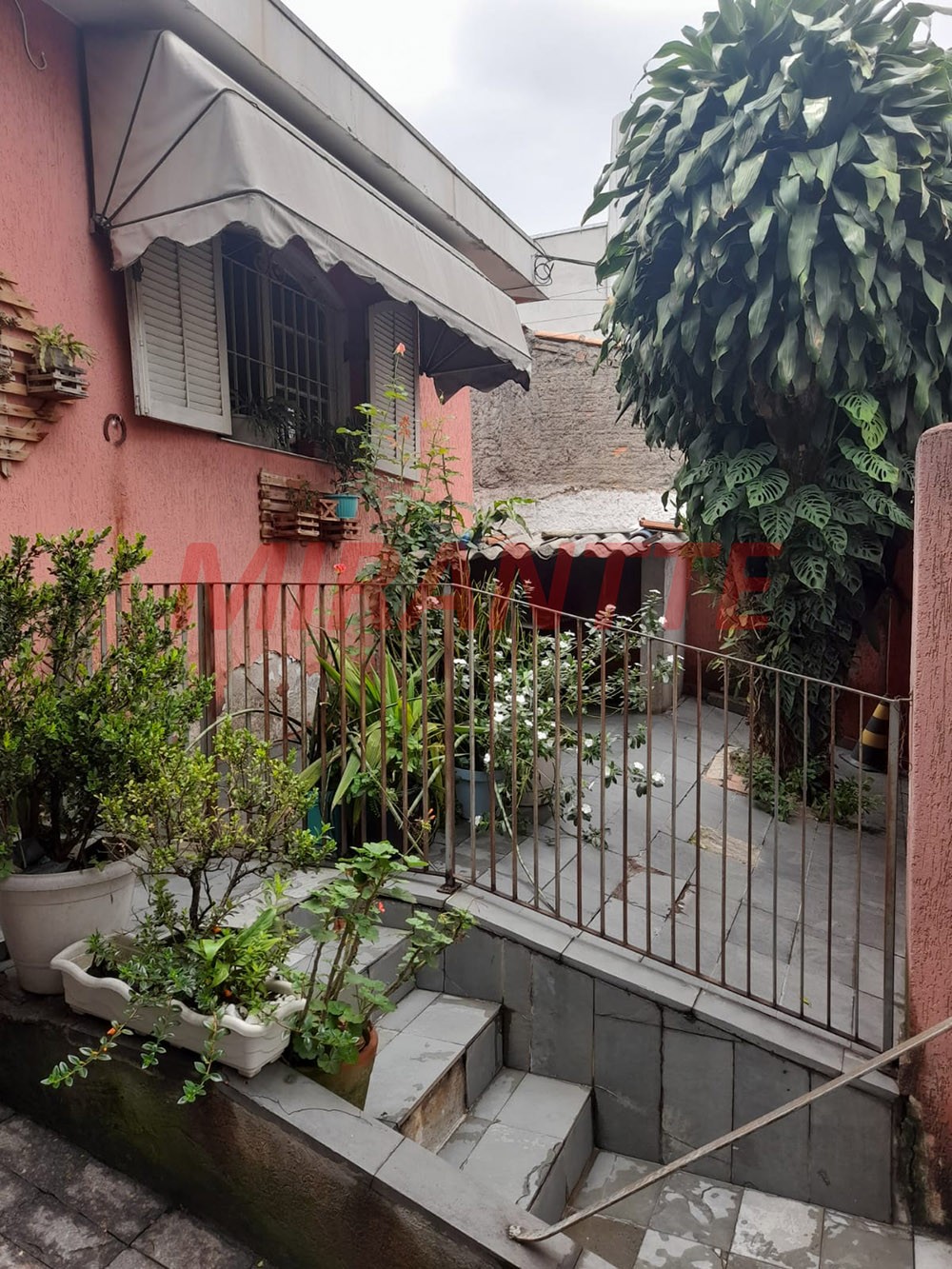 Sobrado de 240m² com 6 quartos em Vila Galvão
