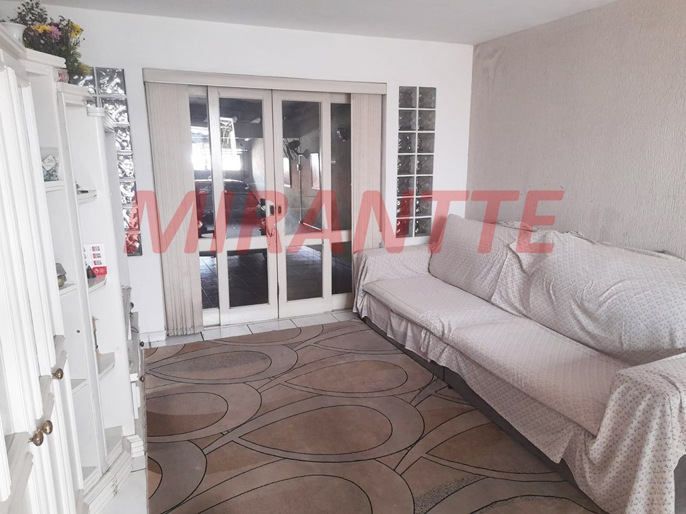 Sobrado de 240m² com 6 quartos em Vila Galvão