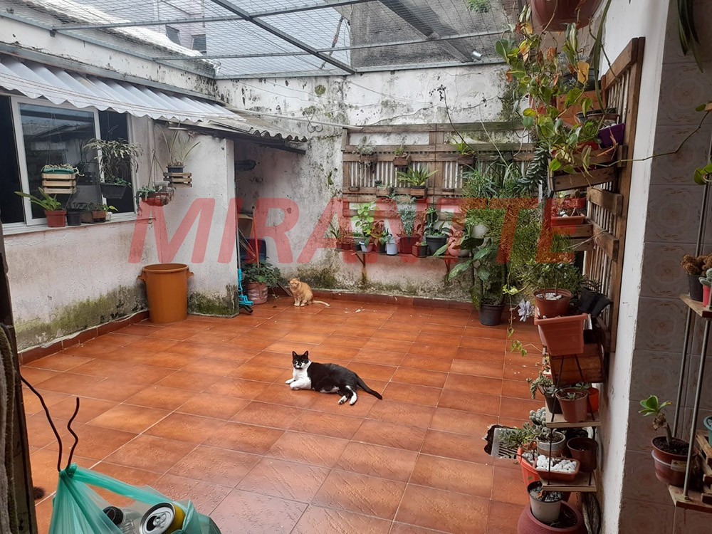 Sobrado de 240m² com 6 quartos em Vila Galvão