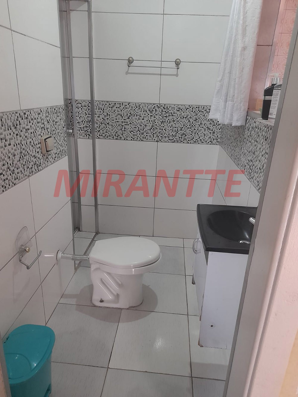 Sobrado de 240m² com 6 quartos em Vila Galvão