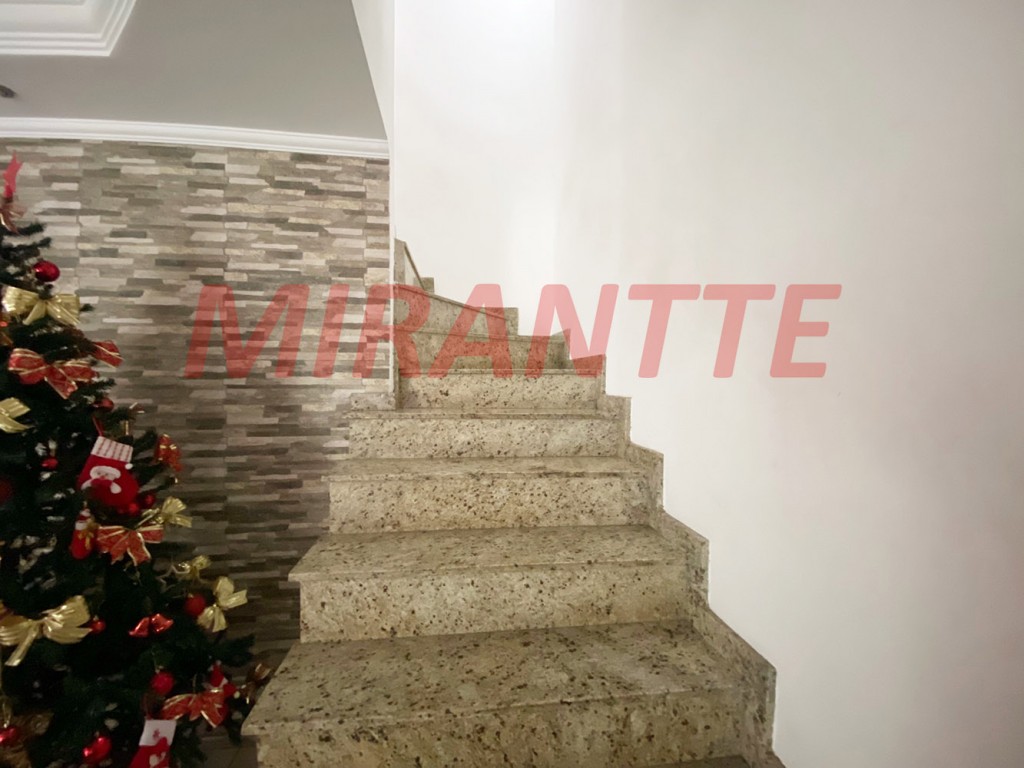 Sobrado de 153m² com 4 quartos em Vila Maranduba