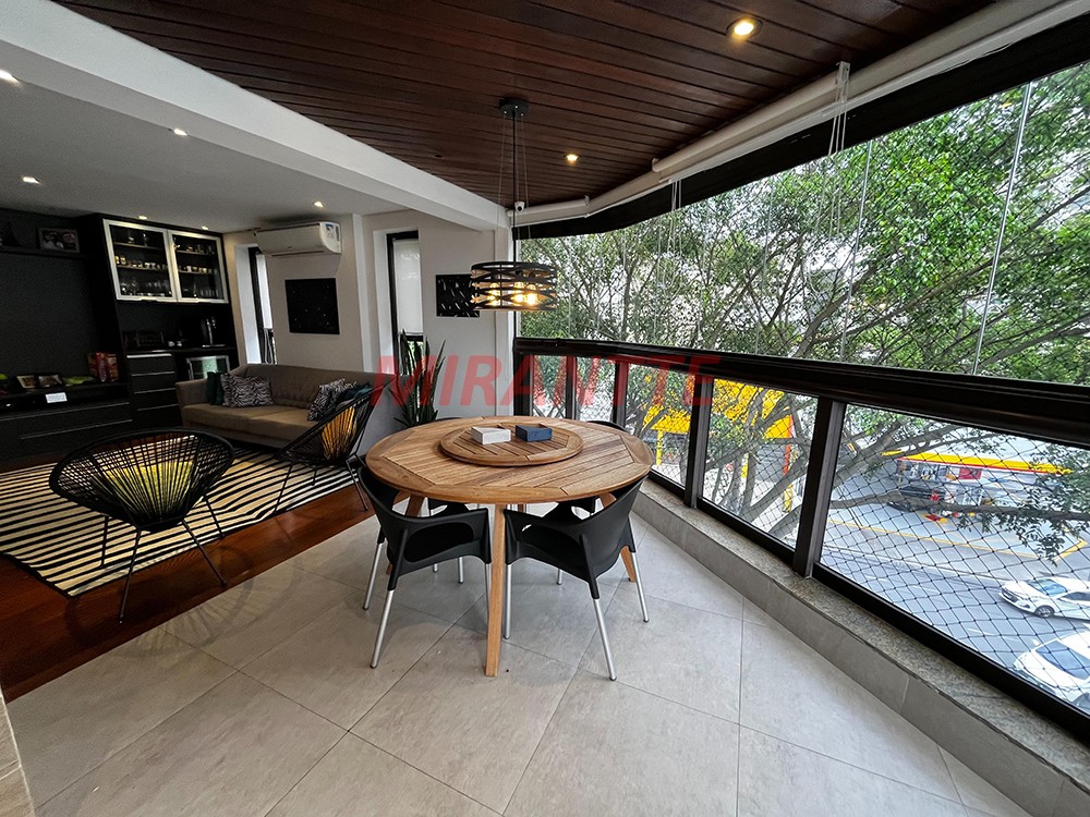 Apartamento com 4 quartos em Santana
